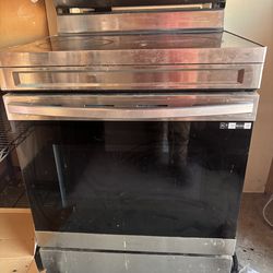 his is a Samsung 6.3 cu. ft. Smart Freestanding Electric Range in stainless steel