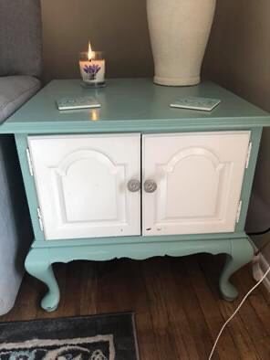 End table/ Accent table