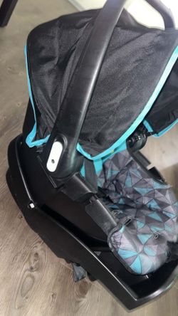 Infant car seat w/base
