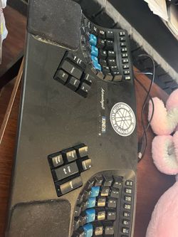 Ergonomic keyboard