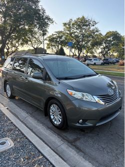 2011 Toyota Sienna