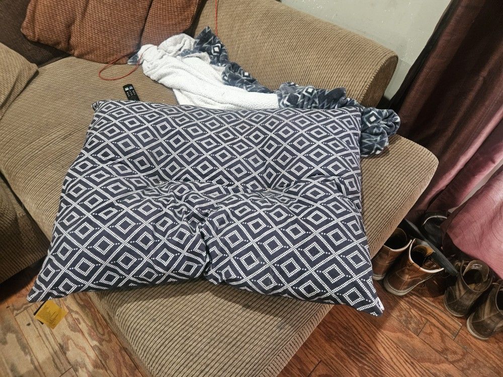 Medium sized dog bed