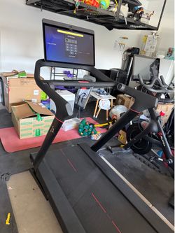 2022 Peleton treadmill
