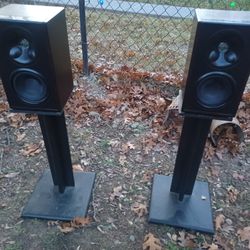 KLIPSCH WB14 WIRED BOOKSHELF SPEAKERS WITH STANDS $500 FINAL PRICE SEE 👀 ALL PICTURES 