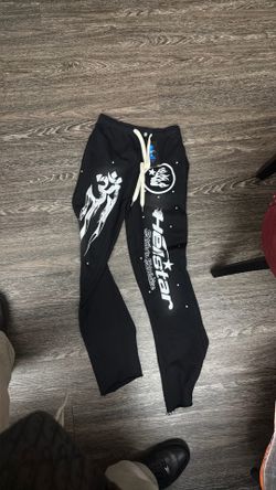 Hell star Sweats
