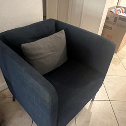 Deep Blue Cushioned Chair 