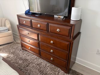 Queen bedroom set - bedframe, dresser w/ mirror, nightstand - cherry finish, leather headboard, rug