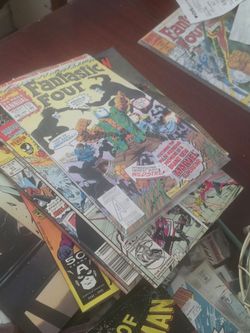 A lot of over 200 comic books from the 80s and 90s