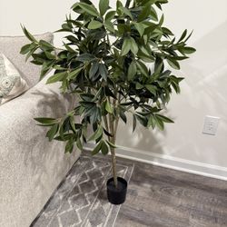 Artificial Tree (3 Ft 10)