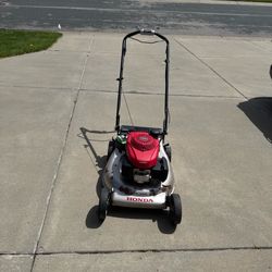 Honda lawnmower, running very good no big