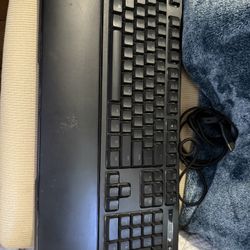 Razer Ornata Gaming Keyboard (Mecha-Membrane) - Great Condition