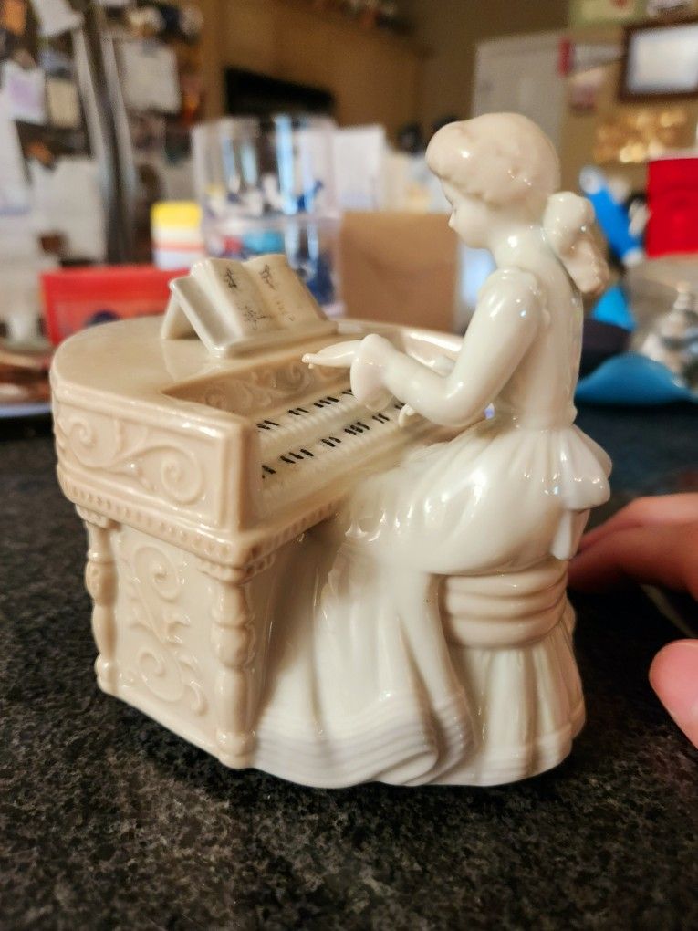 Vintage Otagiri Lady with Piano Music Box-4.5" x 5"
