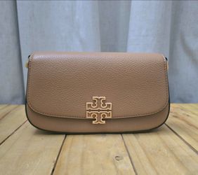 Tory burch britten Convertible color moose