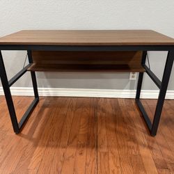 Like New- Desk 