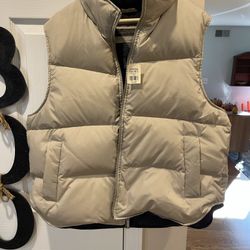 Vintage Banana Republic Men's Puffer Vest With Tag