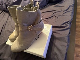Women shoes size 9