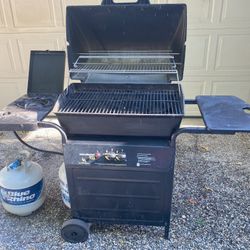 GrillMaster555 BBQ Grill With One & A Half Tanks Of Blue Rhino Propane
