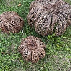 Halloween grapevine pumpkins 