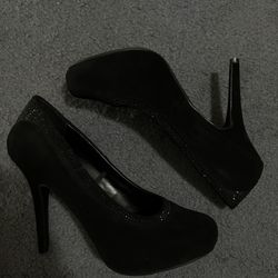 Black Platformed Heels 