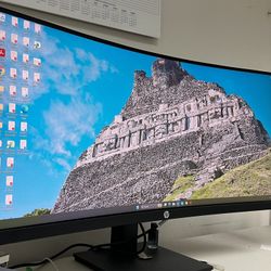 HP Curved Moniror