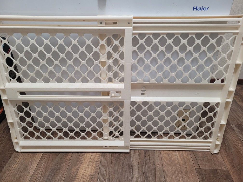 Baby gate