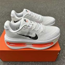 Size 9.5 Vomero Premium 