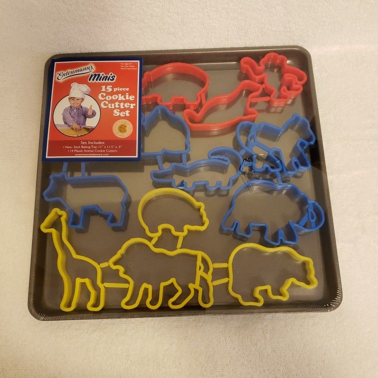 Cookie Cutter Set w/Non-Stick Baking Tray