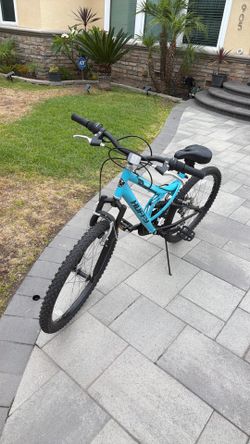 peddling bike with suspension brand new!