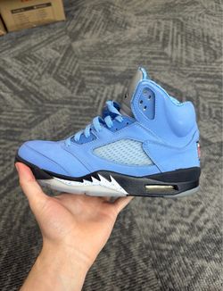 Jordan 5 Unc size 8.5