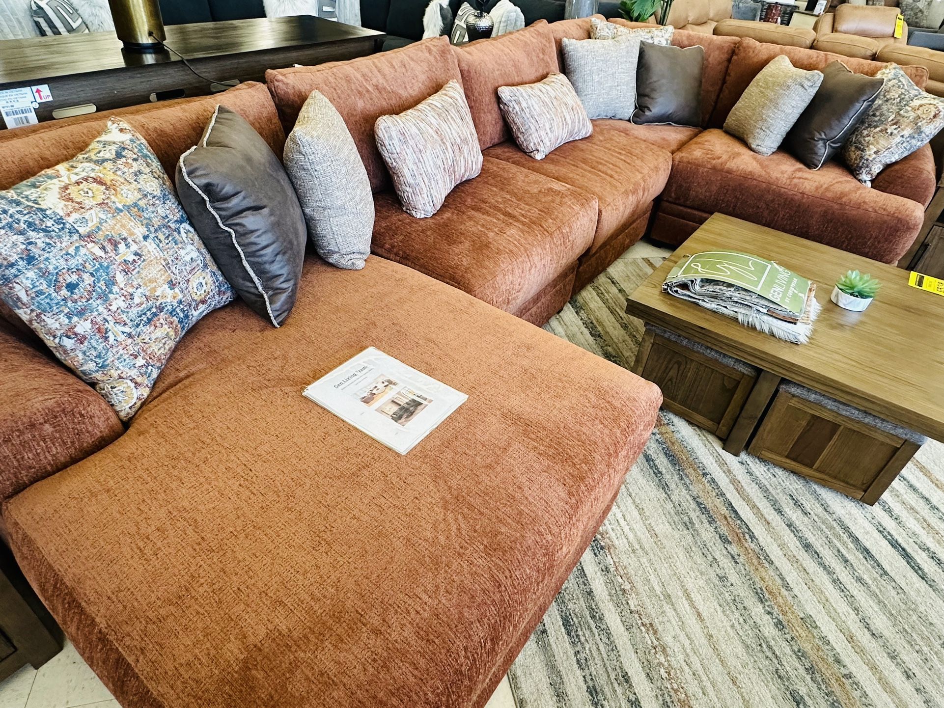 5 Pc Modular Sectional//Sofá Modular de 5 Piezas. Free Local Delivery And Setup