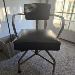 Swivel Chair 