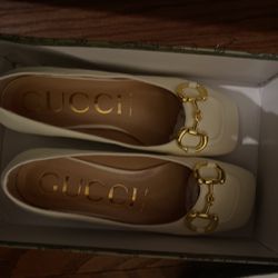 Gucci Flat Shoes