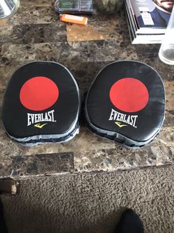 UFC & Everlast  (training gloves) Thumbnail