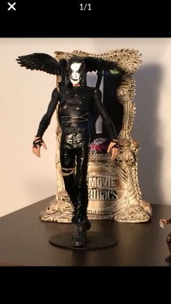 The Crow Movie Maniac Figure