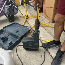 “Bosch Brute Electric Jackhammer / Demolition Hammer with Case & Bits”