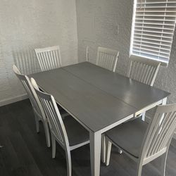 Kitchen table with 6 Chairs
