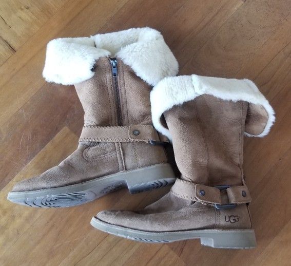 UGGS Boots Women Size 8 $45
