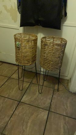 Plant stand moderno los 2 por 40 Dlls
