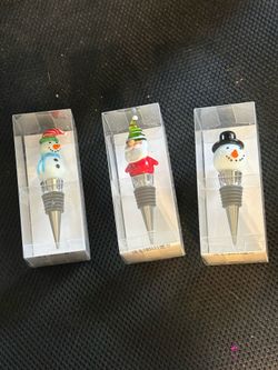3 GLASS CHRISTMAS WINE BOTTLE STOPPERS