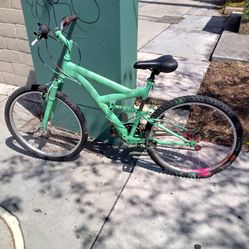 Lost Bicycle On Euclid And Ball In Anaheim California In Front Of Lil Ceasers