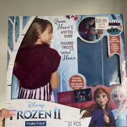  Make It Real Disney Frozen 2 Queen Iduna's Knitted Scarf DIY arts and crafts kit. 