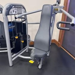 Magnum E Series Biangular Shoulder Press