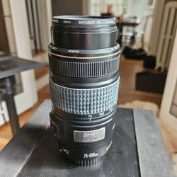 Canon EF 75-300mm f/4-5.6 IS USM lens
