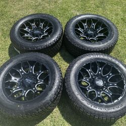 (4) 20” Moto Metal Wheels 33x12.50R20 Patagonia Tires