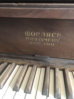 Piano for sale don’t know much about it make me a reasonable price