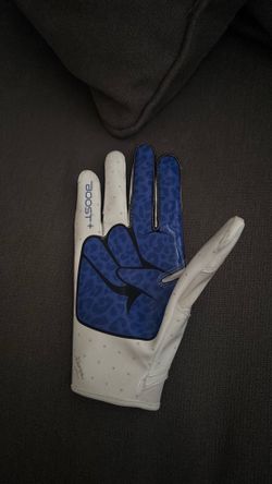 Grip boost white and blue peace sign