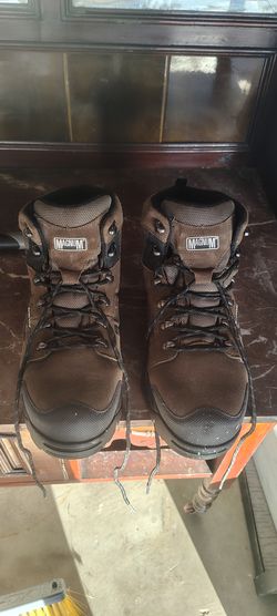 Magnum work boots