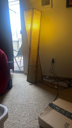 Very Cute Light Weight Lamp With Tag 