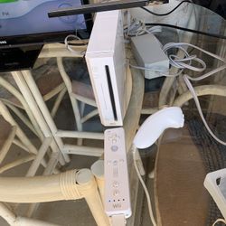 Nintendo Wii System Complete 1 Controller & 1 Numchuck. $50