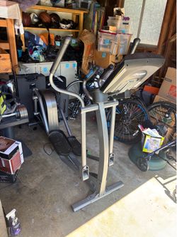 Life Fitness Elliptical, Grey